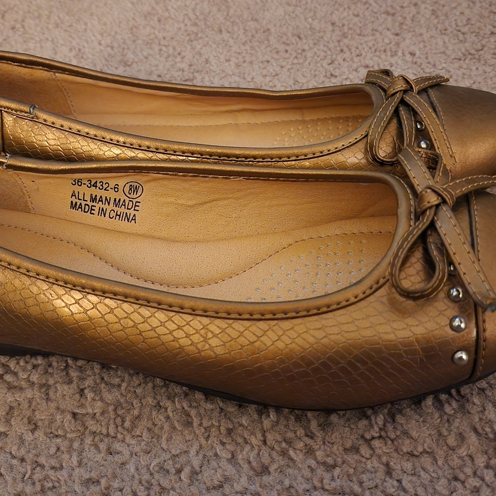 Comfortview Gold Flats with Moccasin Style and Slip-On Design